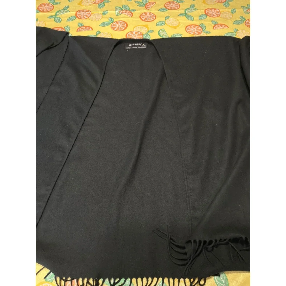 V. Fraas Cashmink Poncho Wrap Women OS Black‎